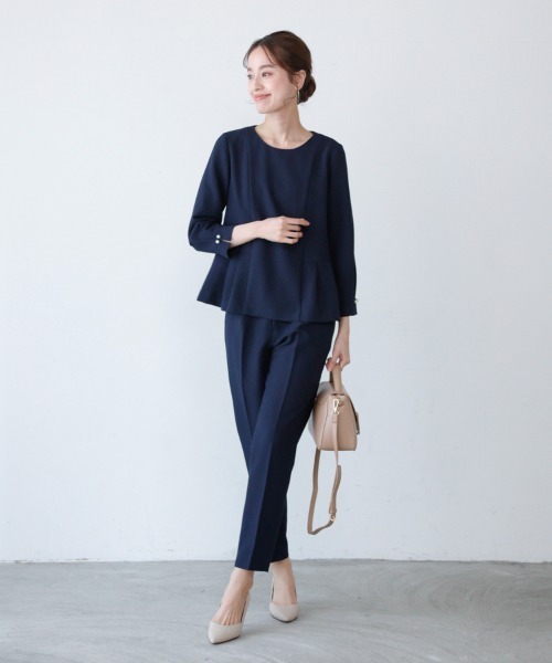 M.deux（エムドゥ）の「ペプラムブラウス（シャツ/ブラウス・レディース・ベージュ/ネイビー・MEDIUM）」の4枚目の写真