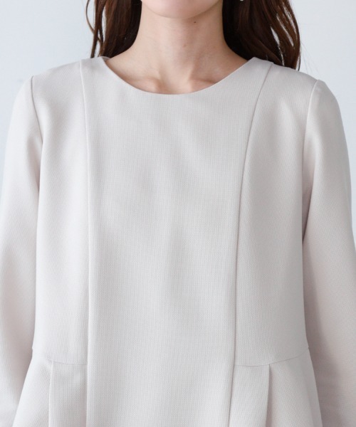 M.deux（エムドゥ）の「ペプラムブラウス（シャツ/ブラウス・レディース・ベージュ/ネイビー・MEDIUM）」の9枚目の写真