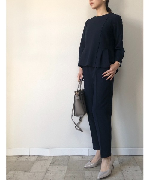 M.deux（エムドゥ）の「ペプラムブラウス（シャツ/ブラウス・レディース・ベージュ/ネイビー・MEDIUM）」の15枚目の写真