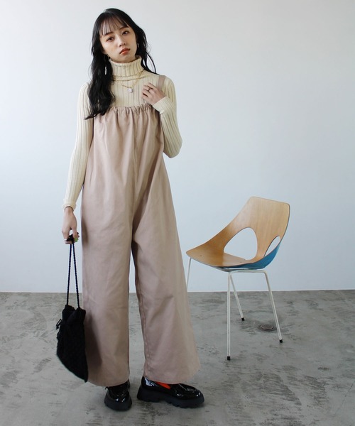 GeeRA(ジーラ)の「ギャザーデザインワイドサロペット(サロペット/オーバーオール・レディース・ブラック/ライトベージュ・LARGE/MEDIUM)」の7枚目の写真