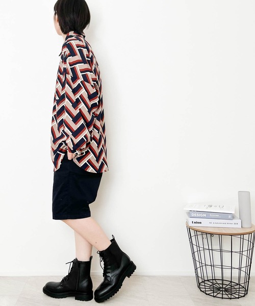 Ritzy（リッツィー）の「ポリ総柄プリント(C柄) ドロップショルダー LSシャツ レディース メンズ（シャツ/ブラウス・メンズ・ブラウン/ネイビー/ブラック・MEDIUM/LARGE/X-LARGE）」の11枚目の写真