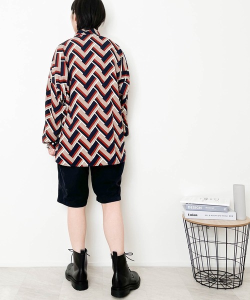 Ritzy（リッツィー）の「ポリ総柄プリント(C柄) ドロップショルダー LSシャツ レディース メンズ（シャツ/ブラウス・メンズ・ブラウン/ネイビー/ブラック・MEDIUM/LARGE/X-LARGE）」の12枚目の写真
