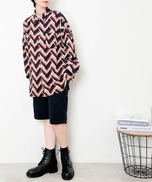 Ritzy（リッツィー）の「ポリ総柄プリント(C柄) ドロップショルダー LSシャツ レディース メンズ（シャツ/ブラウス・メンズ・ブラウン/ネイビー/ブラック・MEDIUM/LARGE/X-LARGE）」の10枚目の写真