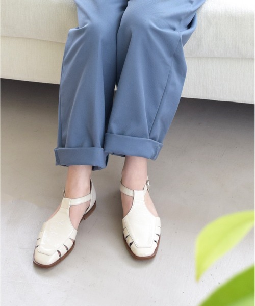 PASCUCCI（パスクッチ）の「【PASCUCCI】ソフトスクエアトウグルカシューズ(D32202)（サンダル・レディース・アイボリー/ブラック・36/37/38/39）」の3枚目の写真