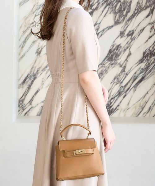 mysty woman（ミスティウーマン）の「【黒田真友香さんコラボ】ベルテッドBAG 193675（ショルダーバッグ・レディース・ブラック/ブラウン系・FREE）」の5枚目の写真