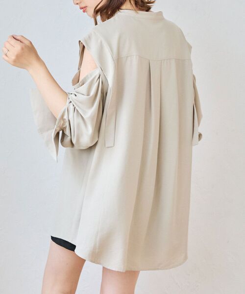 MAJESTIC LEGON(マジェスティックレゴン)の「2way肩あきレディシャツ(シャツ/ブラウス・レディース・オフホワイト/ブルー/ベージュ/グリーン/グリーン系その他・MEDIUM)」の18枚目の写真