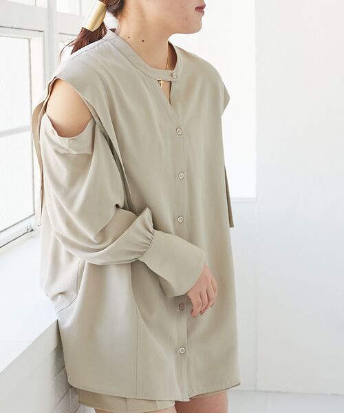 MAJESTIC LEGON(マジェスティックレゴン)の「2way肩あきレディシャツ(シャツ/ブラウス・レディース・オフホワイト/ブルー/ベージュ/グリーン/グリーン系その他・MEDIUM)」の20枚目の写真