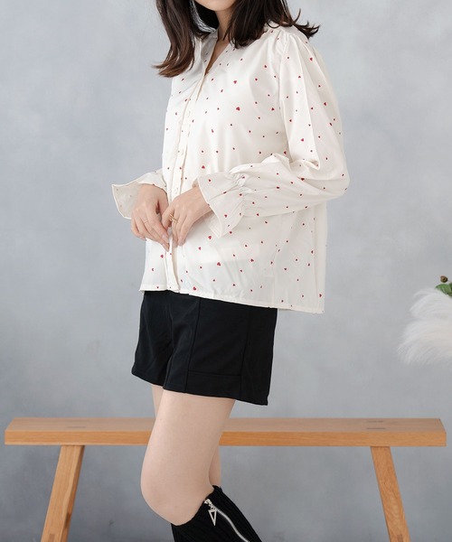NinaetLina（ニナエリナ）の「ハート柄 シャツブラウス レディース 長袖（シャツ/ブラウス・レディース・ベージュ/レッド/ブラック・FREE）」の14枚目の写真