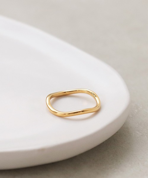 Three Four Time（ｽﾘｰﾌｫｰﾀｲﾑ）の「プレーンウェーブリング＃11（サージカルステンレス316L）（リング・レディース・シルバー/ピンクゴールド/ゴールド・#11）」の2枚目の写真