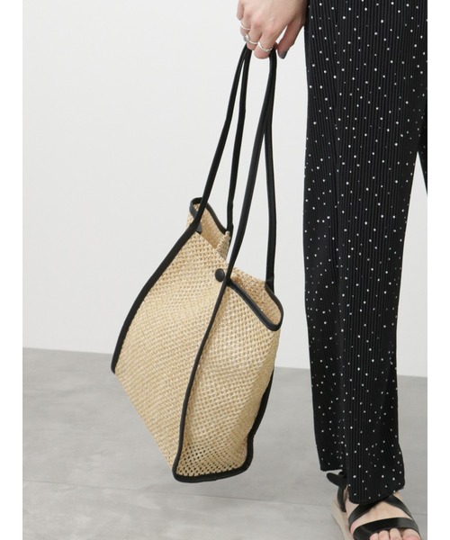 Samansa Mos2 blue（サマンサモスモスブルー）の「くるみパイピングサマートートバッグ（ハンドバッグ・レディース・ベージュ/ブラック/サックスブルー・ﾌﾘ-）」の2枚目の写真