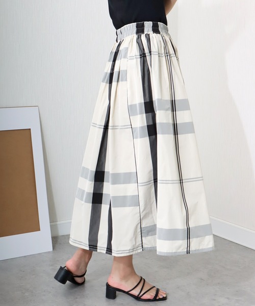libelle more（リベル モア）の「《洗える》ビッグチェック柄ロングフレアースカート（スカート・レディース・ネイビー/アイボリー/ブラック・M/L）」の14枚目の写真