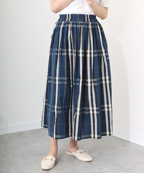 libelle more（リベル モア）の「《洗える》ビッグチェック柄ロングフレアースカート（スカート・レディース・ネイビー/アイボリー/ブラック・M/L）」の8枚目の写真