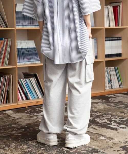 PBLIM(ページボーイリム)の「PBLIM/スウェットカーゴパンツ(スウェットパンツ・レディース・ブラック/グレー・MEDIUM/LARGE)」の17枚目の写真