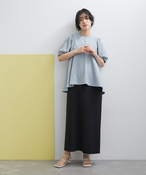 ADAM ET ROPE'(アダムエロペ)の「【サステナブル・WEB限定】ペプラムギャザースリーブプルオーバー(Tシャツ/カットソー・レディース・オフホワイト/ブラック/サックスブルー・FREE)」の22枚目の写真