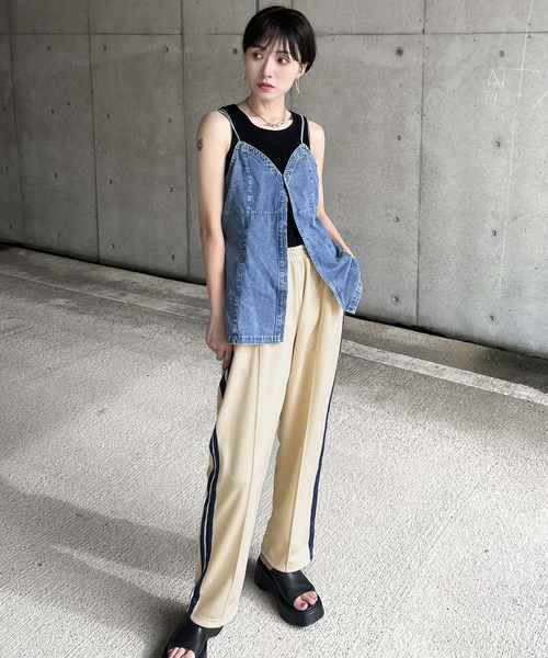 Java(ジャバ)の「《JaVa ジャバコラボ》ジャージ素材ダブルライン オーバーサイズ トラックパンツ(セットアップ可能)(スウェットパンツ・レディース・カーキ系/ブラウン/ブラック/アイボリー/ブルー・X-SMALL/LARGE/MEDIUM/SMALL/X-LARGE)」の18枚目の写真