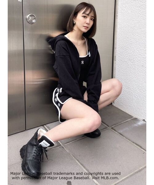 GYDA（ジェイダ）の「GYDA [MLB] サイドLOGOスウェットショートパンツ（スウェットパンツ・レディース・グレー/オフホワイト/ブラック・FREE）」の8枚目の写真