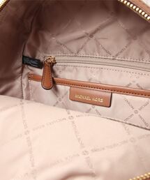 MICHAEL KORS（マイケルコース）の「SHEILA フロントポケット
