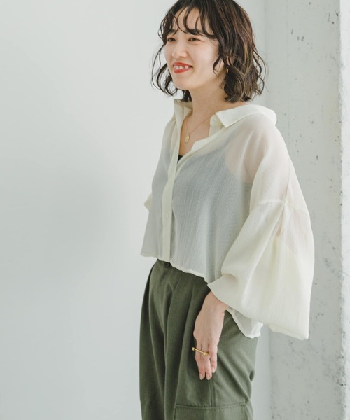 ITEMS URBANRESEARCH（アイテムズ アーバンリサーチ）の「ヨウリュウシアークロップドシャツ（シャツ/ブラウス・レディース・イエロー/ラベンダー/オフホワイト・FREE）」の2枚目の写真