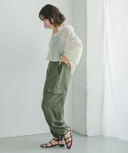 ITEMS URBANRESEARCH（アイテムズ アーバンリサーチ）の「ヨウリュウシアークロップドシャツ（シャツ/ブラウス・レディース・イエロー/ラベンダー/オフホワイト・FREE）」の8枚目の写真