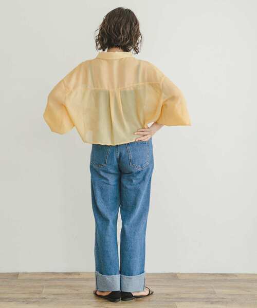 ITEMS URBANRESEARCH（アイテムズ アーバンリサーチ）の「ヨウリュウシアークロップドシャツ（シャツ/ブラウス・レディース・イエロー/ラベンダー/オフホワイト・FREE）」の14枚目の写真