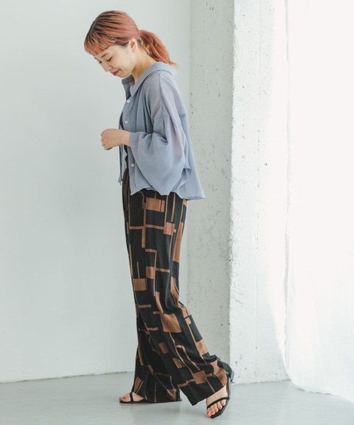 ITEMS URBANRESEARCH（アイテムズ アーバンリサーチ）の「ヨウリュウシアークロップドシャツ（シャツ/ブラウス・レディース・イエロー/ラベンダー/オフホワイト・FREE）」の20枚目の写真