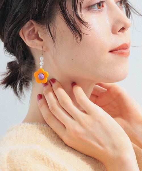 高品質　フラワーモチーフ パール ピアス 両耳用 Ray BEAMS（レイビームス）の「Ray BEAMS / パール ミックス フラワー
