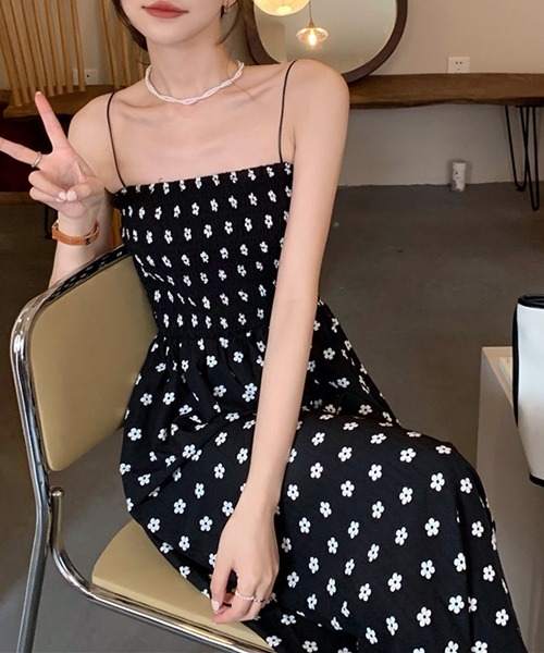 gossip!ロサンゼルス(ゴシップロサンゼルス)の「YUGA デイジープリント サスペンダードレス(ドレス・レディース・ホワイト/ブラック・FREE)」の6枚目の写真