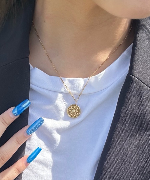 INTER FACTORY(インターファクトリー)の「AINA - チャームネックレス made in INTER FACTORY(ネックレス・レディース・ゴールド・FREE)」の1枚目の写真