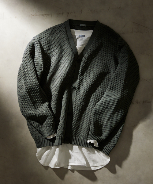 JOURNAL STANDARD relume（ジャーナルスタンダード　レリューム）の「【カーディガン+カットソーの2点SET】リサイクルポリエステル カーディガン”BIAS”（ニット/セーター・メンズ・グレー/カーキ/マスタード/ブラック系その他/ベージュ系その他・SMALL/MEDIUM/LARGE）」の2枚目の写真