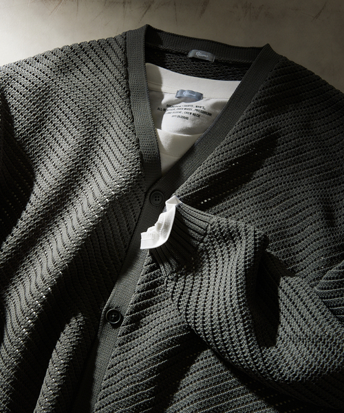 JOURNAL STANDARD relume（ジャーナルスタンダード　レリューム）の「【カーディガン+カットソーの2点SET】リサイクルポリエステル カーディガン”BIAS”（ニット/セーター・メンズ・グレー/カーキ/マスタード/ブラック系その他/ベージュ系その他・SMALL/MEDIUM/LARGE）」の9枚目の写真