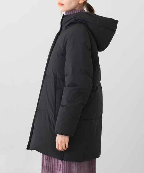 URBAN RESEARCH ROSSO WOMEN(アーバンリサーチ ロッソ)の「ミドルダウンジャケット(ダウンジャケット/コート・レディース・ベージュ/ブラック・38/36)」の5枚目の写真