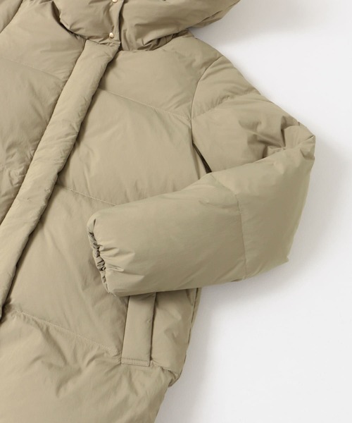 URBAN RESEARCH ROSSO WOMEN(アーバンリサーチ ロッソ)の「ミドルダウンジャケット(ダウンジャケット/コート・レディース・ベージュ/ブラック・38/36)」の17枚目の写真