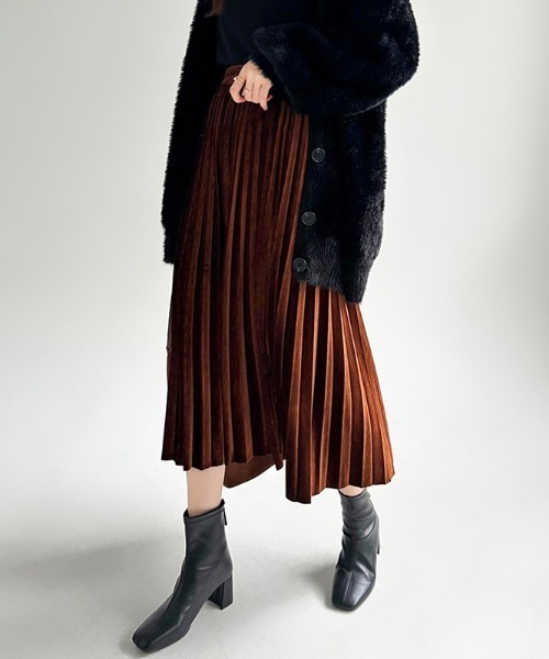 COCOMOMO（ココモモ）の「上品な光沢感 プリーツベロアスカート プリーツ ベロア スカート プリーツスカート ベロアスカート 春服 秋服 冬服（スカート・レディース・ブラック/ブラウン/ブルー/グレー/スモークピンク/ダークグリーン/ピンク/ライトグリーン・FREE）」の4枚目の写真