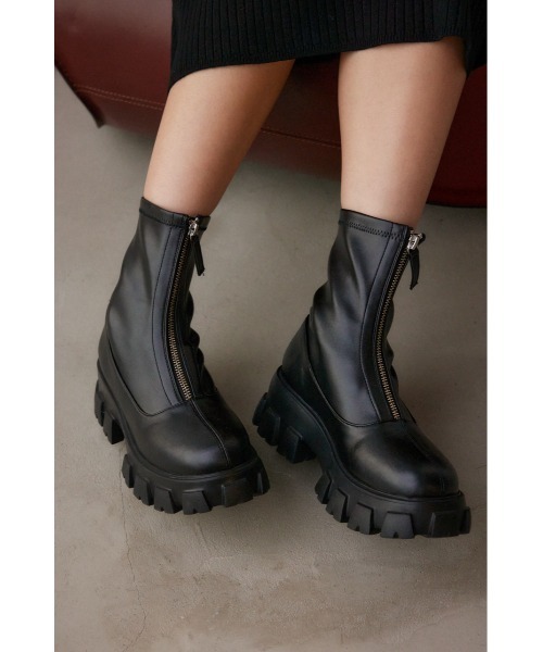 AZUL by moussy（アズールバイマウジー）の「FRONT ZIP SHORT BOOTS（ブーツ・レディース・ブラック・SMALL/LARGE/LL/MEDIUM）」の10枚目の写真