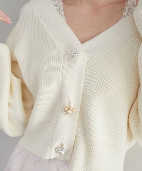 MAJESTIC LEGON（マジェスティックレゴン）の「フラワービジューボタン 