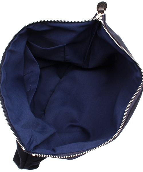 Rouge vif（ルージュヴィフ）の「Liberty別注2TONE CLUTCH（クラッチバッグ・レディース・ネイビー/グレー・FREE）」の10枚目の写真