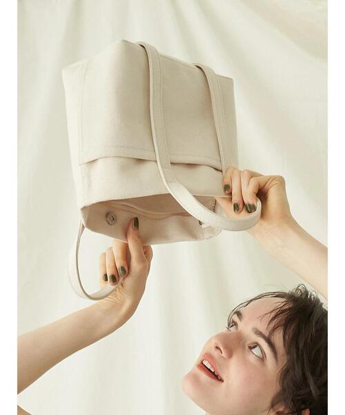 AMERICAN HOLIC(アメリカンホリック)の「撥水加工2WAYマルチポケットキャンバスBAG(エコバッグ/サブバッグ・レディース・アイボリー/ブラック・FREE)」の14枚目の写真