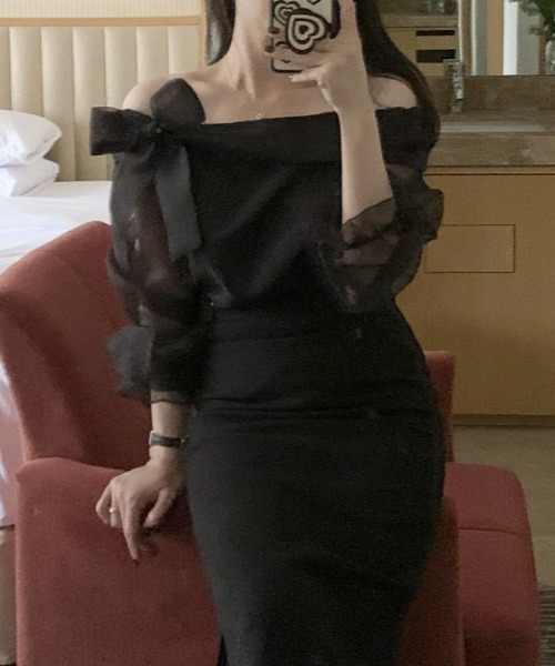 ROOPTOKYO（ループトウキョウ）の「オーガンジーリボンオフショルダートップス（シャツ/ブラウス・レディース・アイボリー/ブラック・FREE）」の4枚目の写真