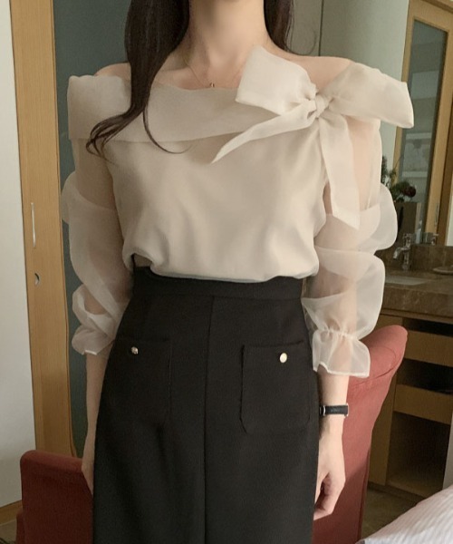 ROOPTOKYO（ループトウキョウ）の「オーガンジーリボンオフショルダートップス（シャツ/ブラウス・レディース・アイボリー/ブラック・FREE）」の5枚目の写真