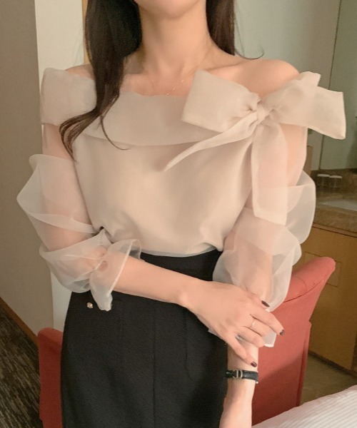 ROOPTOKYO（ループトウキョウ）の「オーガンジーリボンオフショルダートップス（シャツ/ブラウス・レディース・アイボリー/ブラック・FREE）」の6枚目の写真