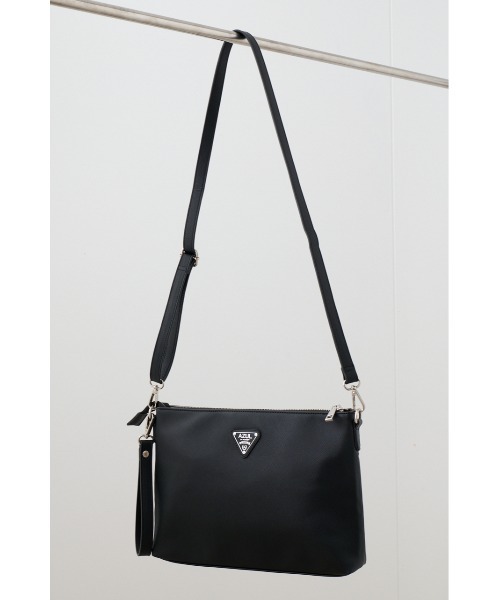 AZUL by moussy（アズールバイマウジー）の「ロゴプレートクラッチバッグ（クラッチバッグ・メンズ・ブラック・FREE）」の10枚目の写真