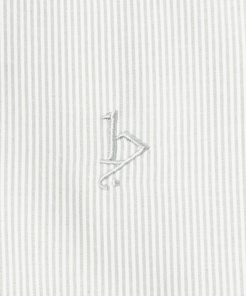 17HR（セブンティーンアワーズ）の「【ユニセックス】オーバーサイズロゴ刺繍ボタンシャツ（シャツ/ブラウス・レディース・ブルー/グレー/ホワイト・FREE）」の10枚目の写真