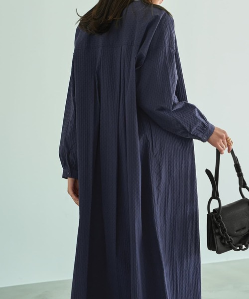 STYLE DELI（スタイルデリ）の「コートにもなるドビー織りドット柄ワンピース（ワンピース・レディース・ブラック/オリーブ/ネイビー・FREE）」の7枚目の写真