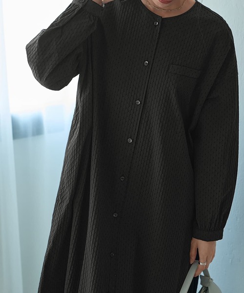 STYLE DELI（スタイルデリ）の「コートにもなるドビー織りドット柄ワンピース（ワンピース・レディース・ブラック/オリーブ/ネイビー・FREE）」の10枚目の写真