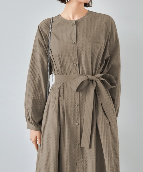 STYLE DELI（スタイルデリ）の「コートにもなるドビー織りドット柄ワンピース（ワンピース・レディース・ブラック/オリーブ/ネイビー・FREE）」の18枚目の写真