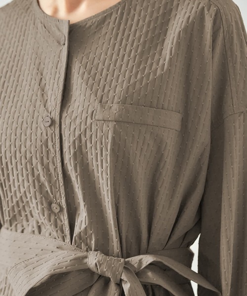 STYLE DELI（スタイルデリ）の「コートにもなるドビー織りドット柄ワンピース（ワンピース・レディース・ブラック/オリーブ/ネイビー・FREE）」の20枚目の写真