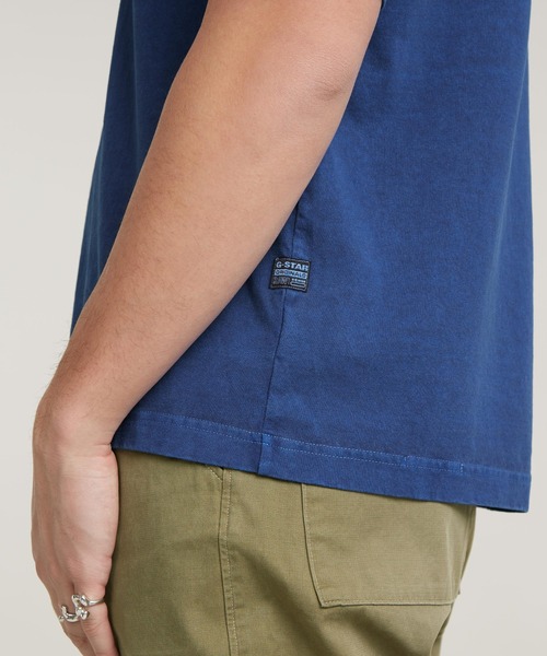 G-STAR（ジースター）の「OVERDYED CENTER CHEST BOXY T-SHIRT/オーバーダイオーバーサイズロゴT（Tシャツ/カットソー・メンズ・ブルー系その他/ダークオリーブ・MEDIUM/SMALL/LARGE/X-SMALL/X-LARGE）」の12枚目の写真