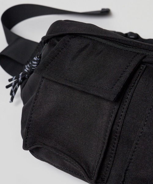 ROOPTOKYO（ループトウキョウ）の「ナイロンショルダーバック（ボディバッグ/ウエストポーチ・メンズ・アイボリー/ブラック/カーキ/オリーブ・FREE）」の9枚目の写真