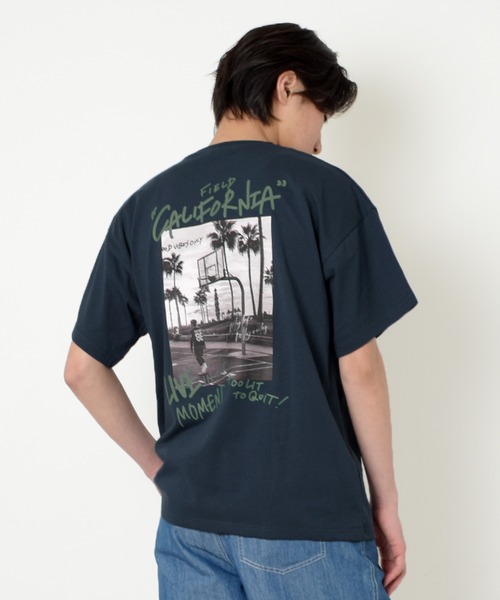 GLAZOS（グラソス）の「【大人向けサイズあり】【防汚加工】リゾートバックプリント半袖Tシャツ（Tシャツ/カットソー・キッズ・ネイビー/オートミール/オレンジ/ライトブルー・160cm/170cm/150cm/140cm）」の3枚目の写真