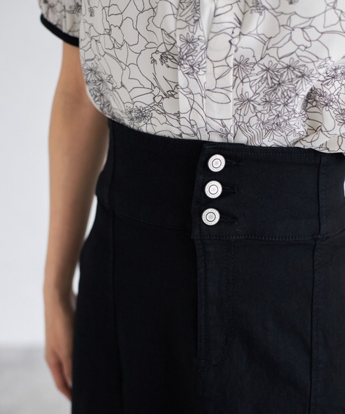 tocco closet(トッコ クローゼット)の「【ZOZO限定】フロントボタンデニムマーメイドスカート(スカート・レディース・ブラック/グレー/ブルー・M)」の10枚目の写真